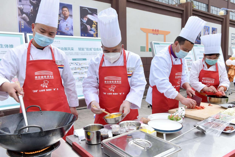 西安國際港務區舉辦教育系統生命健康暨  食品衛生月廚藝大展示活動_fororder_圖片8