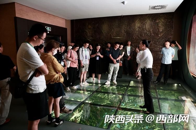【盛世中華 何以中國】千年古器從沉睡中“甦醒” 從此有了“中國”