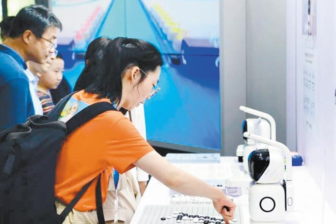 西鹹新區20余家企業攜新技術新産品亮相_fororder_微信圖片_20230619100100