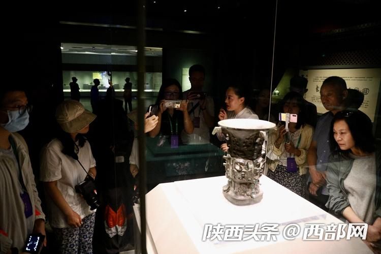 【盛世中華 何以中國】千年古器從沉睡中“甦醒” 從此有了“中國”
