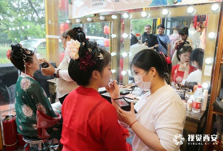 國風“訴”文化 唐宮迎“雙節”文旅體驗官提前感受“國風唐潮”之旅