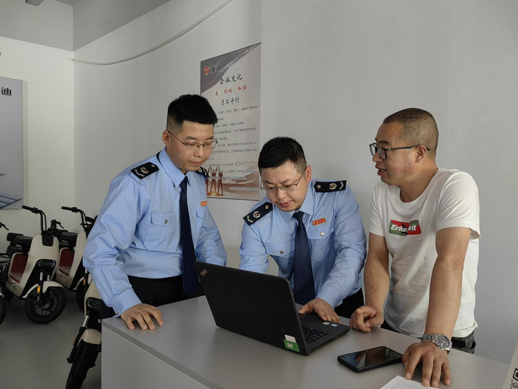 寶雞稅務：深入開展便民辦稅春風行動 稅費優惠政策利企利民_fororder_圖片7
