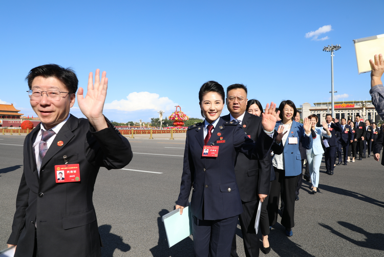中國工會十八大代表、西安市稅務局系統工會專職副主席王冠鈺：讓工會之花在實幹中綻放_fororder_圖片2