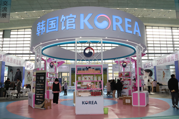 百餘種品牌亮相展區 第七屆絲博會韓國館開館_fororder_圖片5