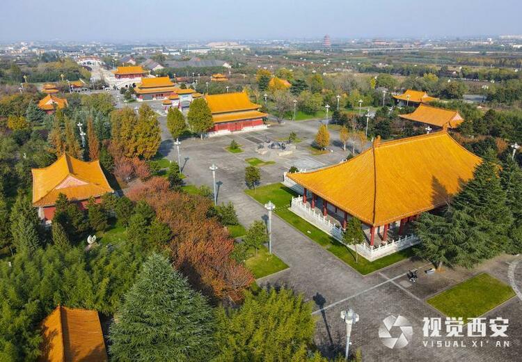 冬日樓觀景區金碧輝煌