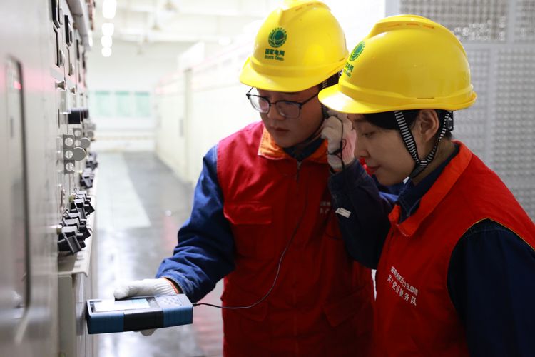 【主題教育進行時·陜電篇】國網西安高新供電公司杜城中心供電所所長燕旭朦：堅守電力初心 以實幹篤行彰顯青年擔當_fororder_圖片3
