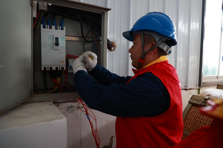 【主題教育進行時·陜電篇】國網安康供電公司：傾情守護 “電”靚秦巴明珠_fororder_圖片6