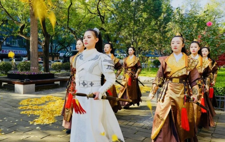 有趣方式傳播歷史文化 巡城的“大唐女將軍”火爆出圈_fororder_微信圖片_20231212085535