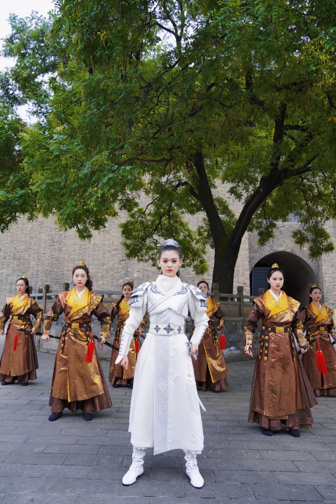 有趣方式傳播歷史文化 巡城的“大唐女將軍”火爆出圈_fororder_微信圖片_20231212085525