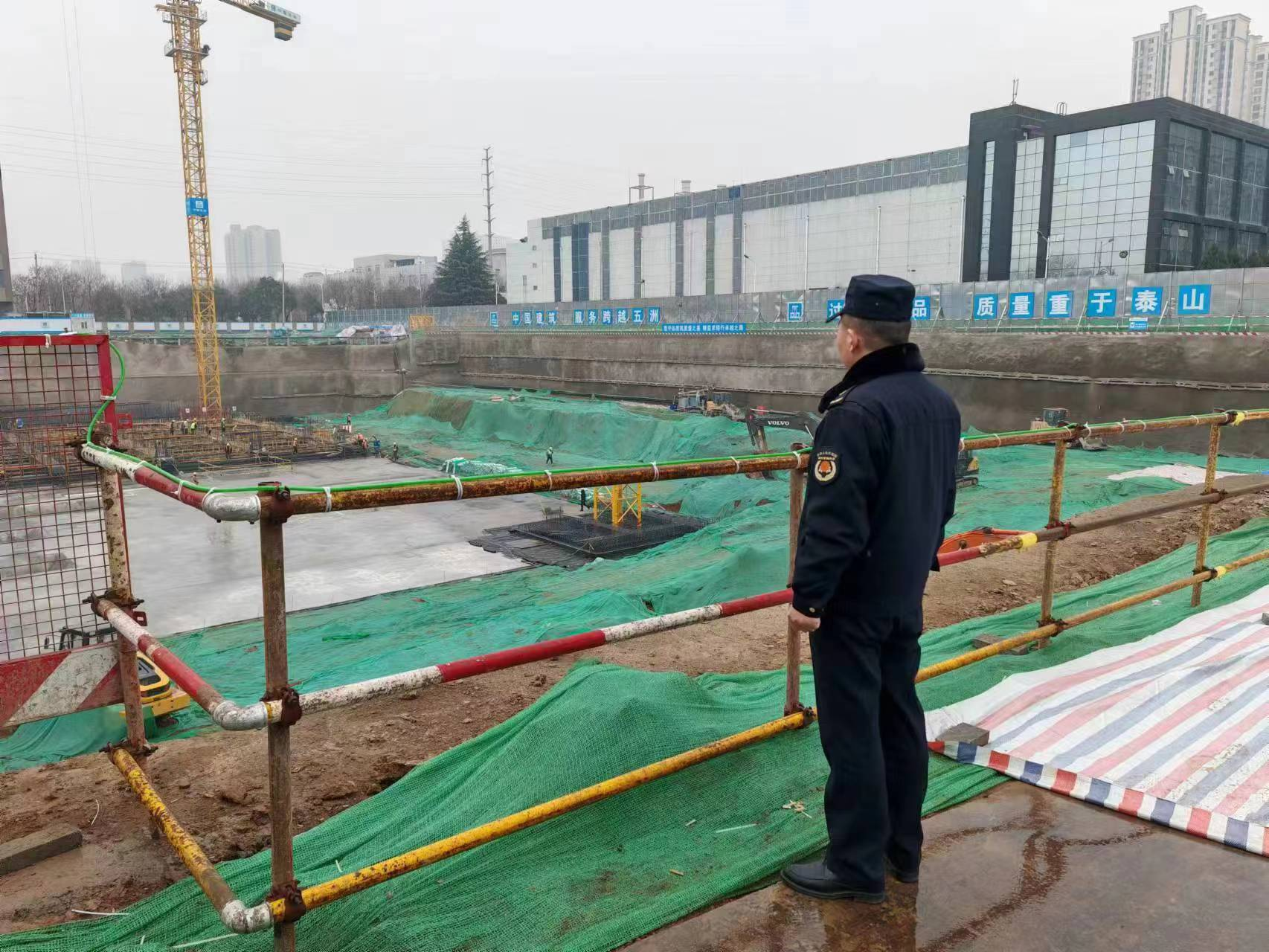 西安迎2024年首場降雪 高新城管啟動掃雪除冰預案_fororder_圖片3