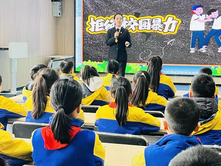 別樣開學第一課 欣欣向“龍”啟新程