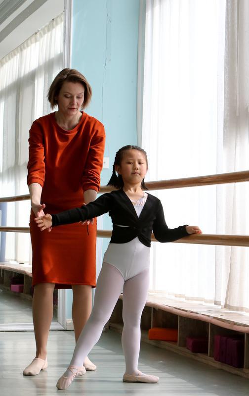 把芭蕾之美傳授給西安孩子——記三位外國舞蹈教師別樣的藝術之路