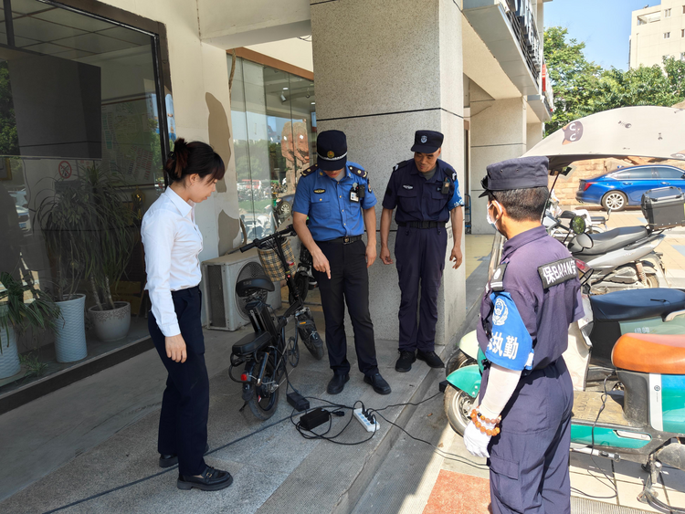 西安浐灞國際港開展“安全生産月”專項整治 守護園區“平安線”_fororder_圖片2