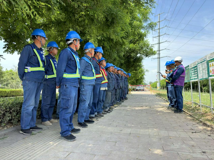 陜西渭南：線路遷改“加速度”護航西延高鐵建設_fororder_圖片1