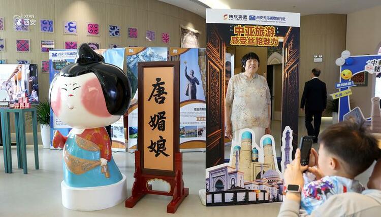 來中亞公園 感受絲路風情