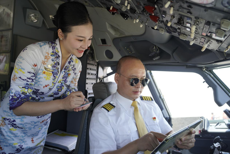 牛郎織女在鵲橋相會 我們在長安航空相會_fororder_圖片 1