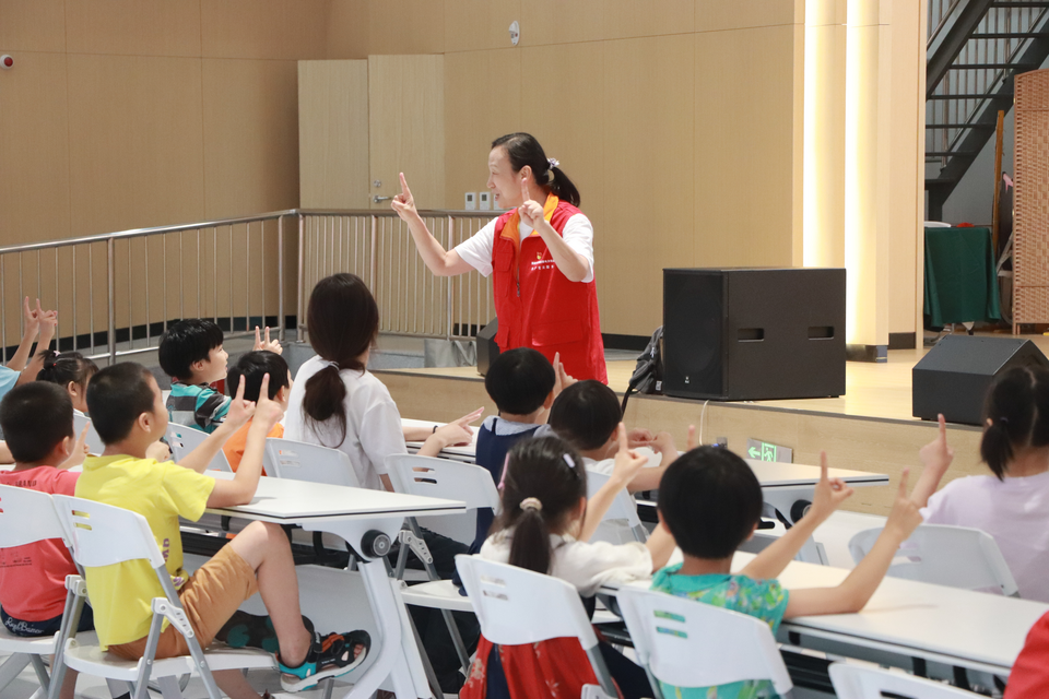 國網管培先鋒共産黨員服務隊：以“紅色溫暖”守護困境兒童向陽生長_fororder_圖片3