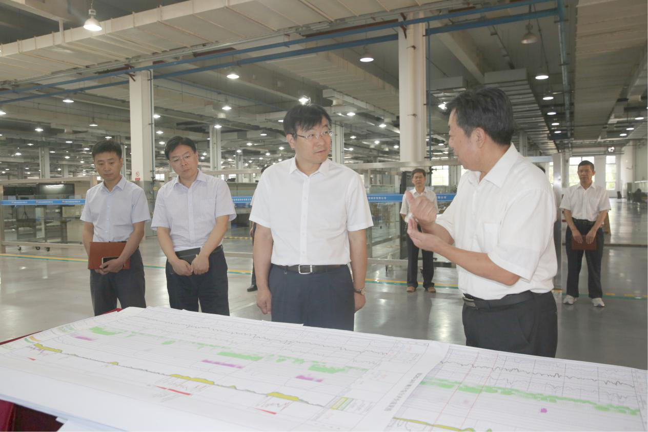 西安市高新區黨工委書記鐘洪江調研高新區科技企業