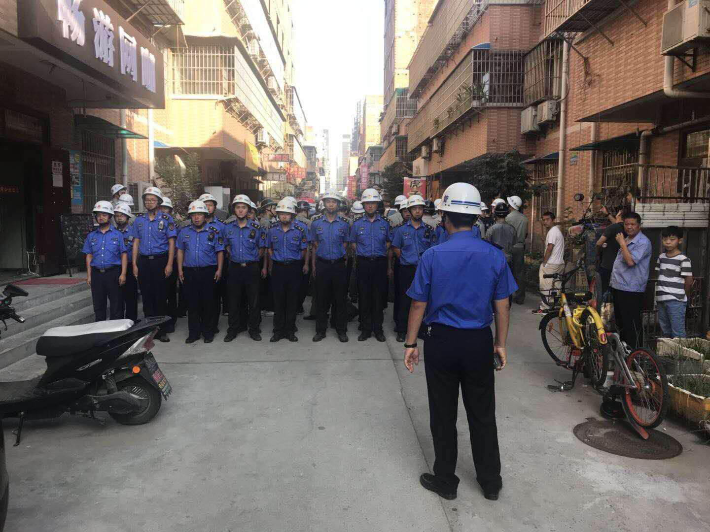 西安高新區鐵腕治違 持續“收割種房子”