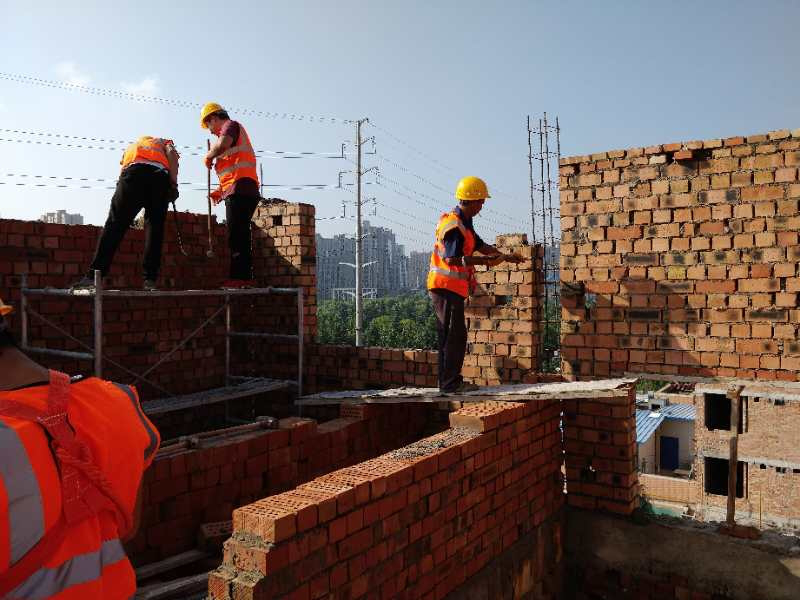 西安市高新區甘家寨違法建築強制拆除進入第三天