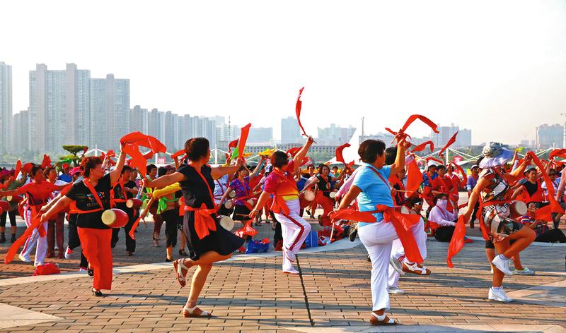 咸陽市民打腰鼓慶祝陜西省十六運
