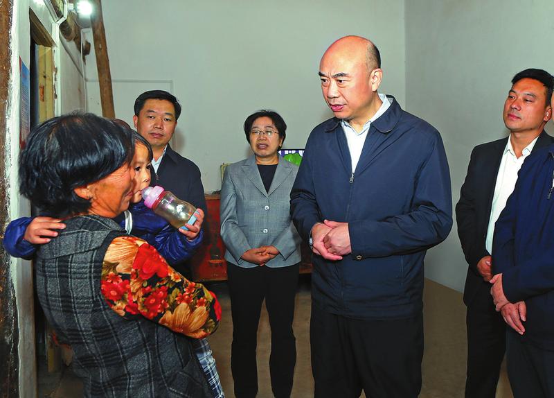 劉國中： 加大力度發展扶貧産業 滿懷感情推動精準脫貧