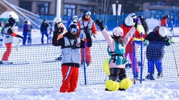 新雪季各大雪場看好客流回升 全鏈條運營能力受重視