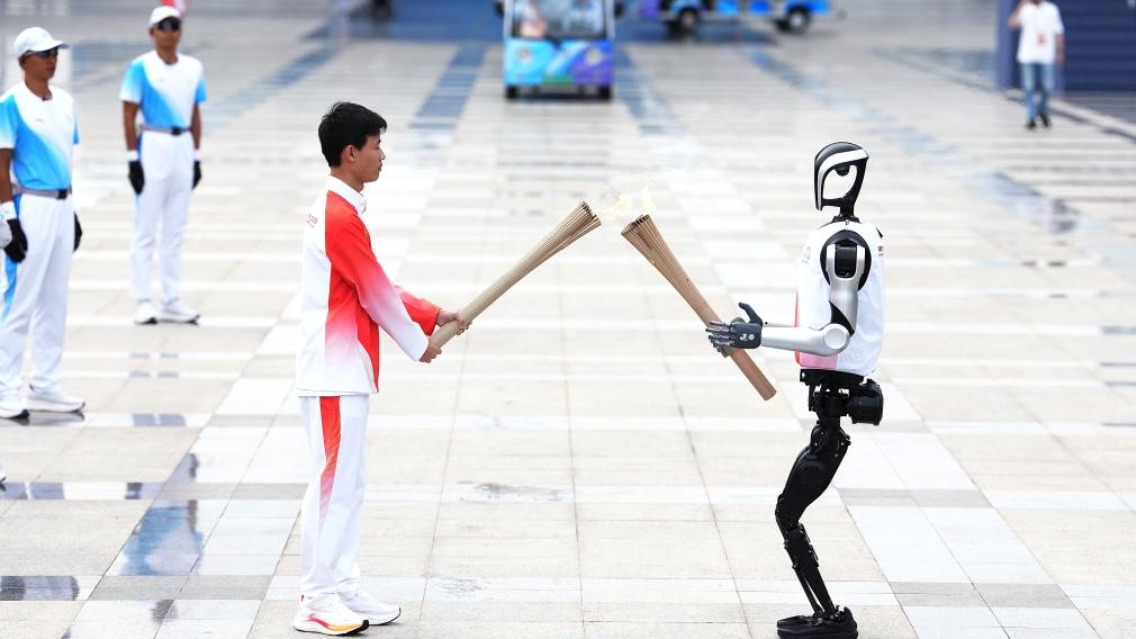 火炬上天，“夸父”接棒 十五運會火炬四城同傳燃動灣區