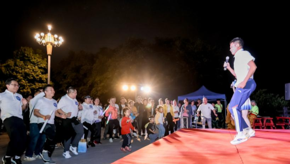 活力灣區奔未來，廣東省僑青熒光夜跑迎全運