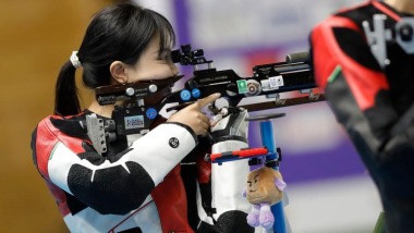 射擊世錦賽：王子菲/盛李豪獲10米氣步槍混合團體決賽冠軍