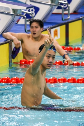 游泳首枚金牌，花落張展碩！