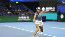 中網綜合：張帥逆轉取勝 率先晉級次輪