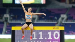 田徑綜合：百米大戰迎新王 “小孩姐”破亞洲青年紀錄