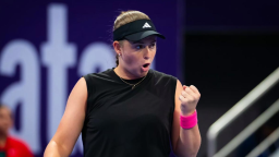 WTA年終總決賽：阿尼西莫娃逆轉挺進半決賽