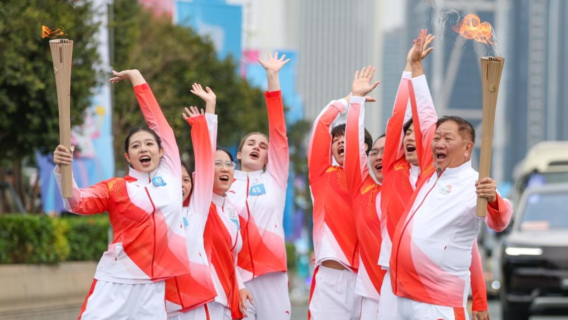 火炬上天，“夸父”接棒 十五運會火炬四城同傳燃動灣區