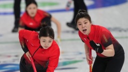 冬奧會冰壺——女子循環賽：中國隊勝英國隊