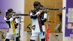 射擊世錦賽10米氣步槍混團中國隊包攬金銀