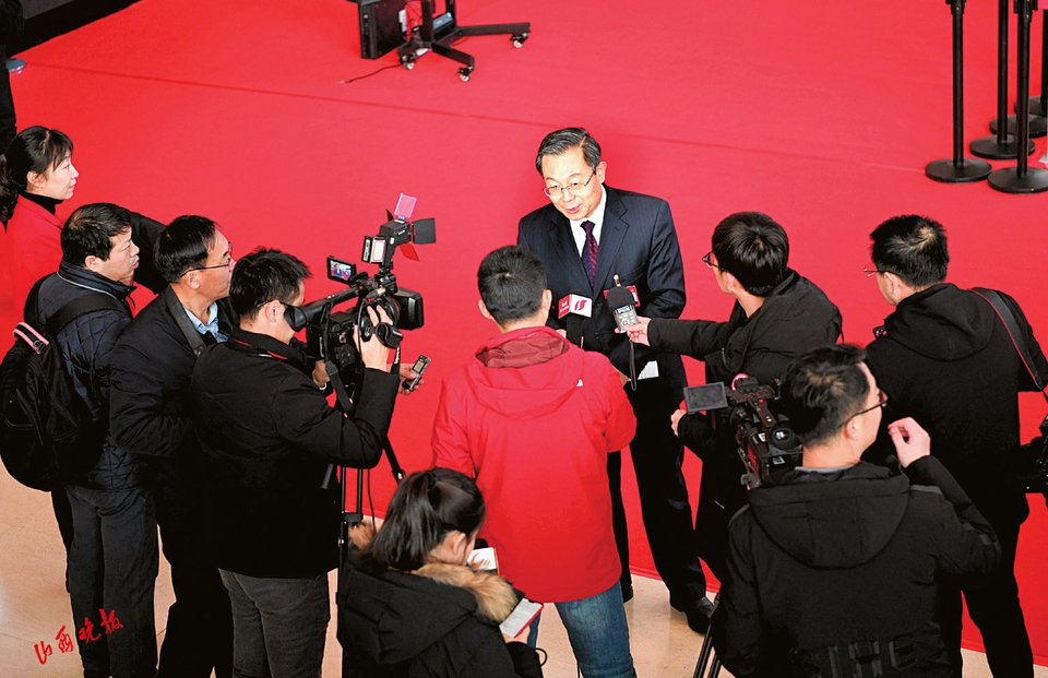 兩會媒體鏡頭下的人大代表
