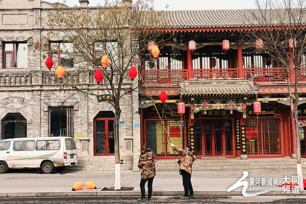 大同街頭綵燈高挂 年味兒“亮”起來！