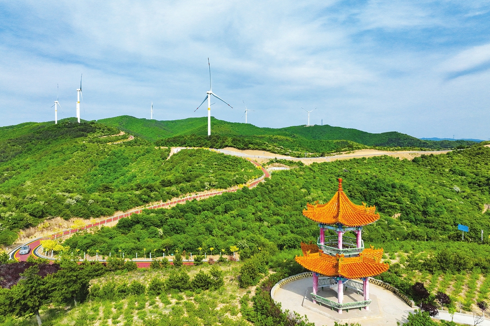 山西呂梁中陽：穿行在景色宜人的彩虹公路上_fororder_公路