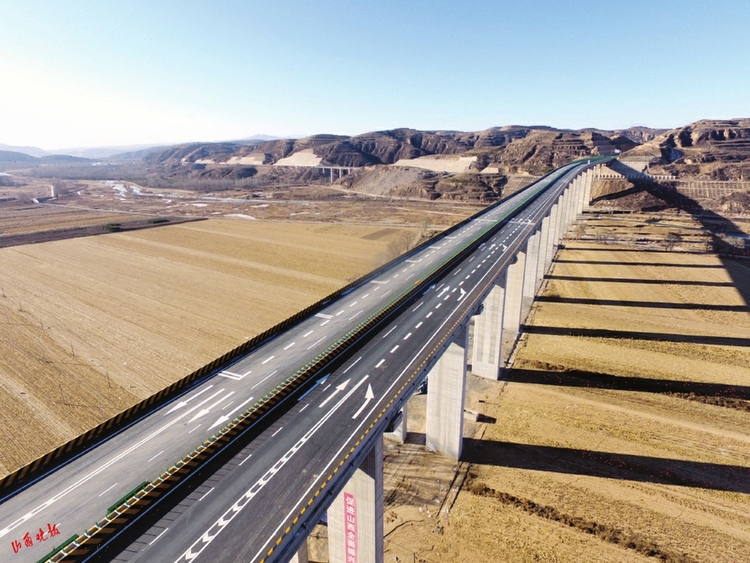 靜興高速公路正式通車 呂梁興縣到太原的車程縮短至2個多小時_fororder_59E4D4C4-9E14-4ED8-AFED-792CF24A7E11