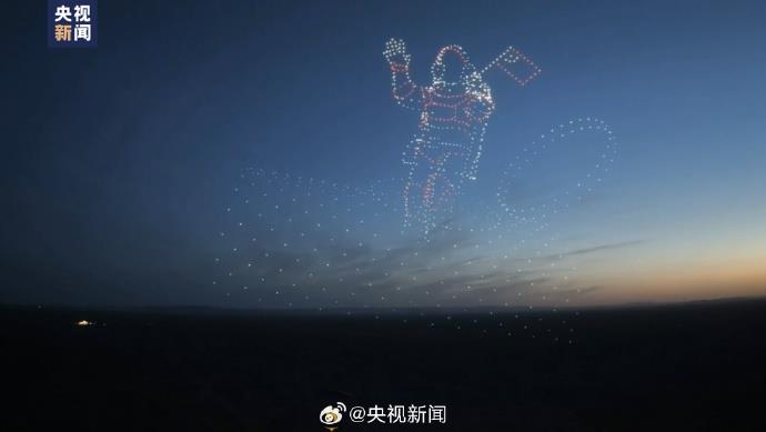 鍗冩灦鏃犱漢鏈轟笂婕旂伅鍏夌 鐐逛寒涓浗鑸ぉ楂樺厜鏃跺埢