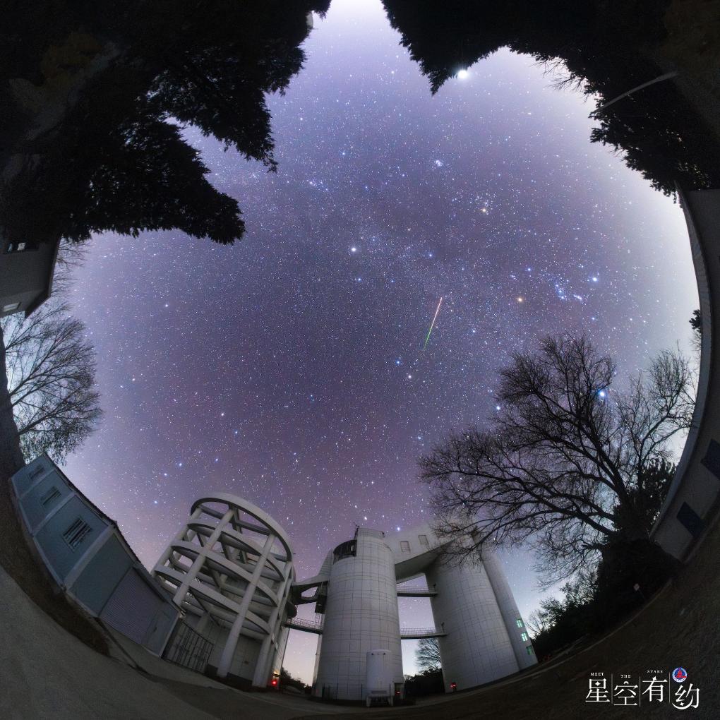 “超級月亮”、獅子座流星雨極大等將亮相11月天宇 “超級月亮”、獅子座流星雨極大等將亮相11月天宇