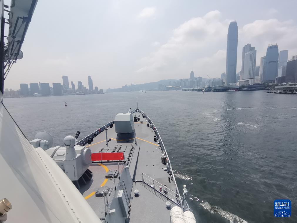 海軍山東艦航母編隊圓滿結束訪問離開香港