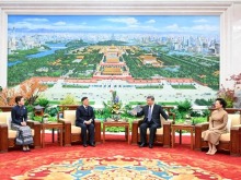 習近平會見泰國國王哇集拉隆功 習近平會見泰國國王哇集拉隆功