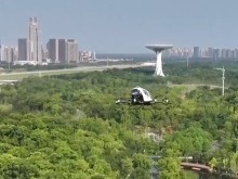 無人巴士、空中“飛的”……科創場景“活”起來 讓城市更智慧