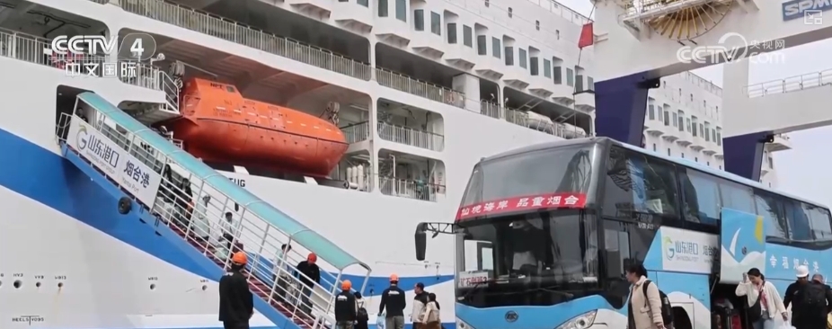 傳統文化“圈粉”外國友人 “手信新寵”憑藉獨特魅力激發入境消費活力