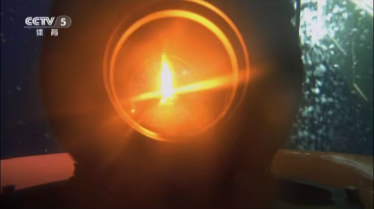 採集自南海1522米深處的“源火”點燃全運聖火 採集自南海1522米深處的“源火”點燃全運聖火