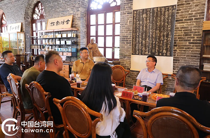 兩岸知名音樂人打卡貴州雲岩：邂逅音樂與美食的文昌之旅