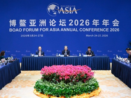 趙樂際分別會見阿塞拜疆國民會議主席加法羅娃、哈薩克斯坦第一副總理斯克利亞爾 集體會見博鰲亞洲論壇理事和高級顧問